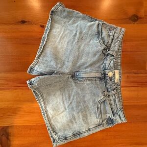 Kut from the Kloth Blue Jean Shorts Distressed Light Wash